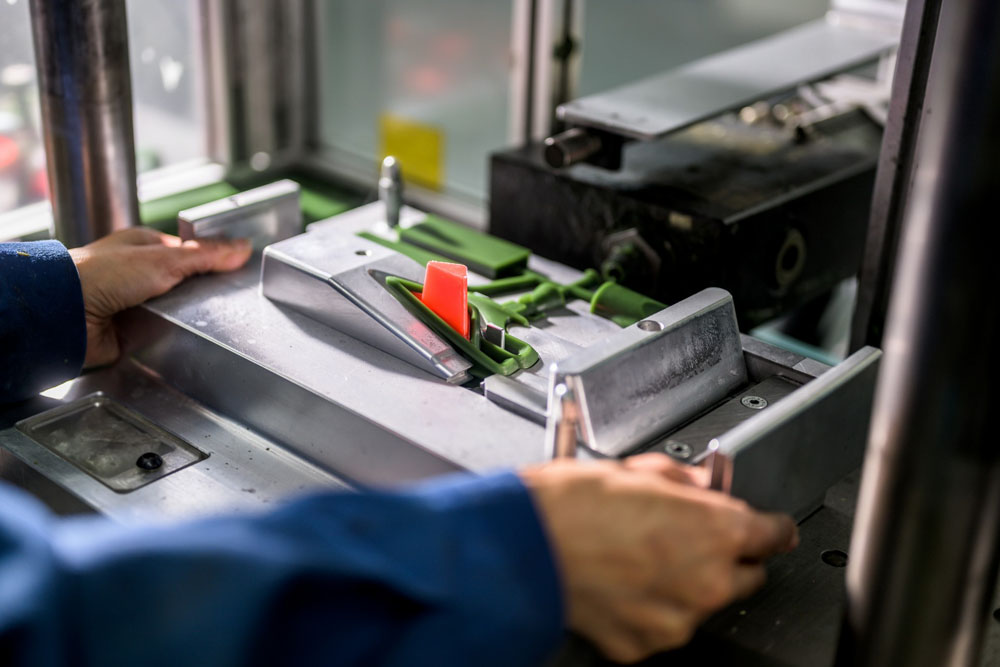 La artesanía que se esconde tras el emblema 'Flying B' de Bentley 5 Motor16 2022 Bentley Flying B 5 Motor16