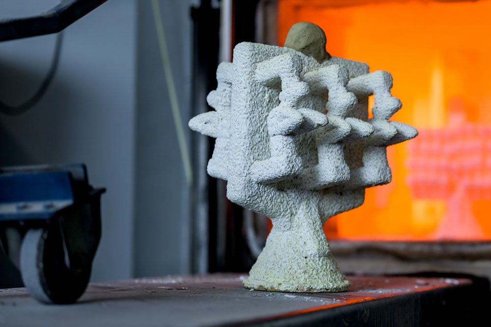 La artesanía que se esconde tras el emblema 'Flying B' de Bentley 9 Motor16 2022 Bentley Flying B 9 Motor16