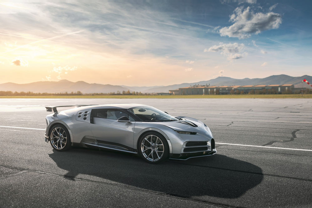 Otro Bugatti Centodieci sale de Molsheim a velocidad máxima: 380 km/h 10 Motor16 2022 Bugatti Centodieci Argent 6 Motor16