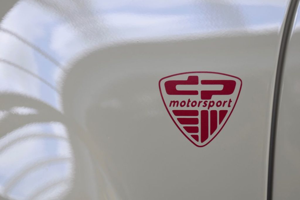 DP Motorsport crea el Porsche 911 que te fliparía conducir a diario 8 Motor16 2022 DP Motorsport Porsche 911 964 9 Motor16