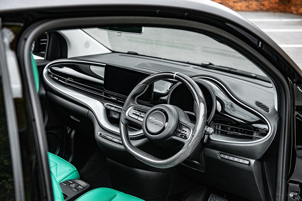 El Fiat 500e más exclusivo lo firma Kahn Design 9 Motor16 2022 Fiat 500 Kahn 11 Motor16