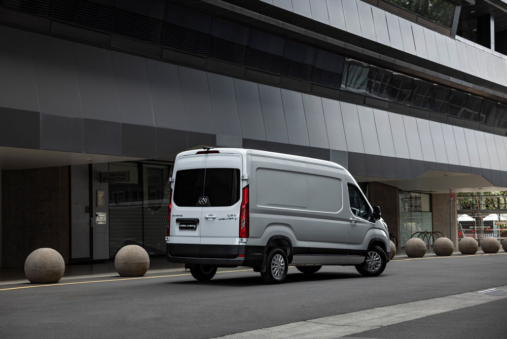 Maxus Deliver 9: 5 puntos que lo convierten en el mejor socio para tu negocio 3 Motor16 2022 Maxus Deliver 9. Eléctrica. eDeliver. Imagen trasera.