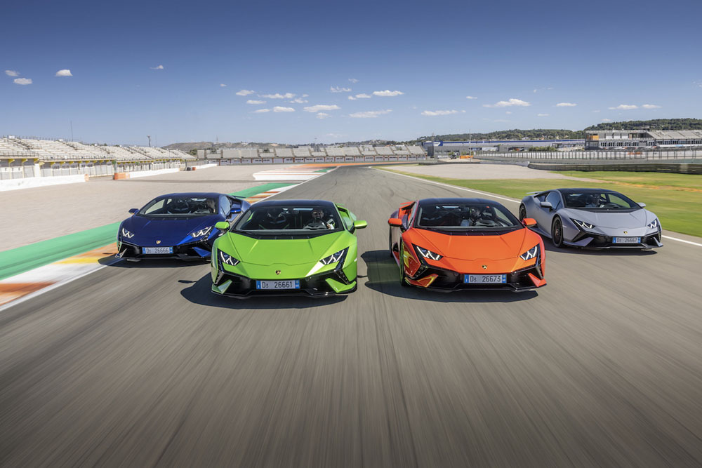 ¿Quieres un Lamborghini Huracán? Vete mejor pensando en un R8 1 Motor16 2023 Lamborghini Huracán. Imagen movimiento.
