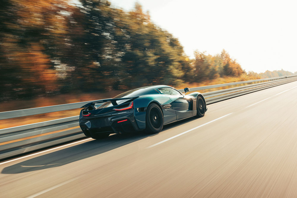 Rimac Nevera: el eléctrico de calle más rápido del mundo 1 Motor16 Rimac Nevera. Imagen récord movimiento.