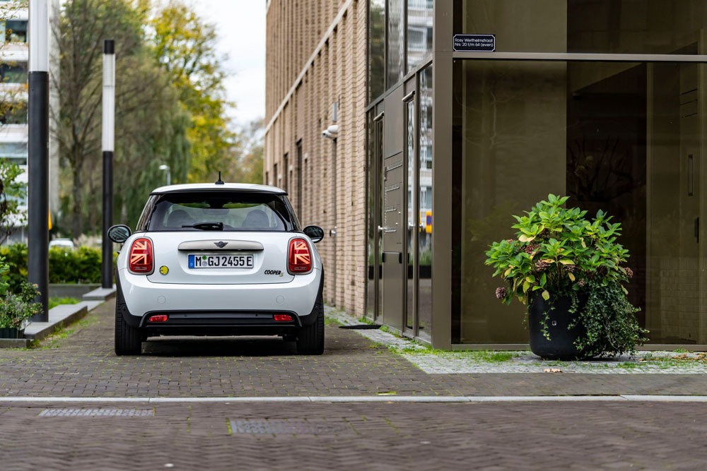 Mini Cooper SE: estrena edición especial Resolute Edition 10 Motor16 2022 mini cooper se resolute white 16 Motor16