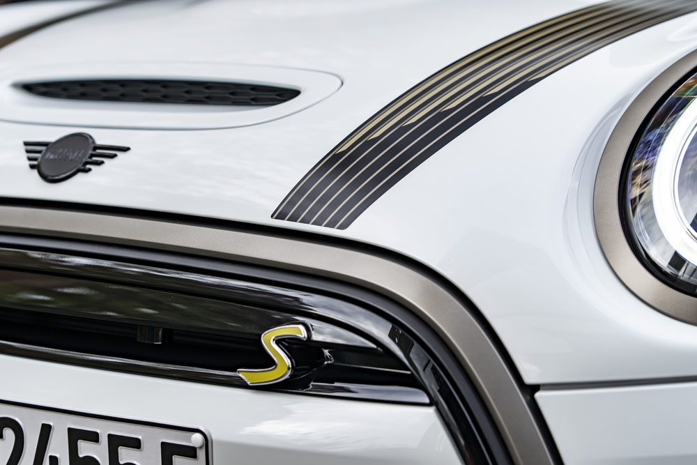 Mini Cooper SE: estrena edición especial Resolute Edition 27 Motor16 2022 mini cooper se resolute white 32 Motor16