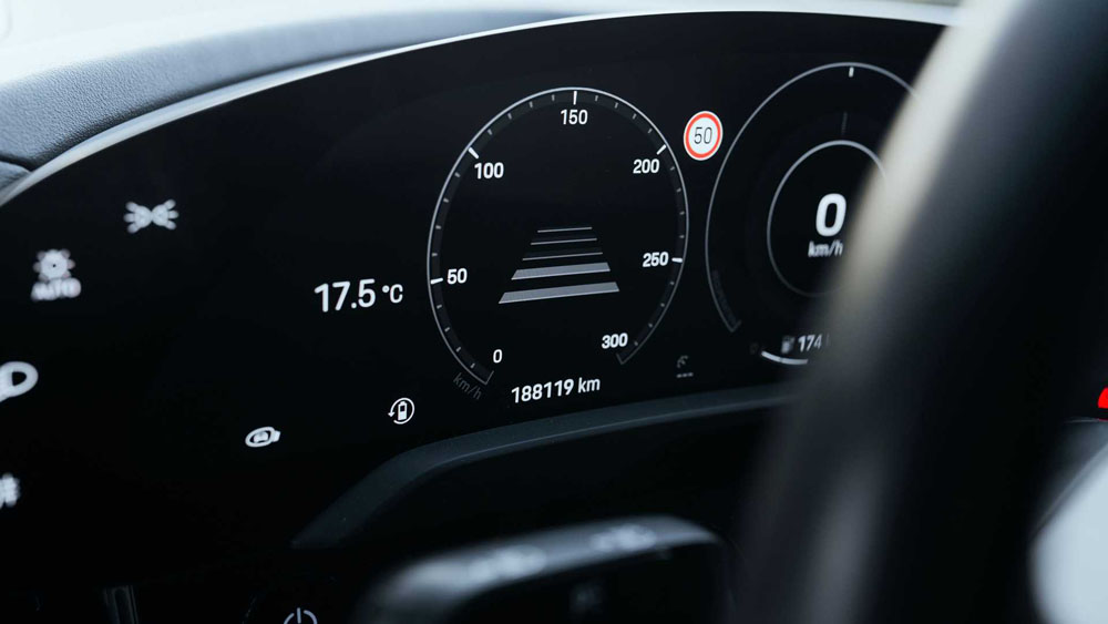 Porsche Taycan: el Porsche de los récords 14 Motor16 2022 porsche taycan production milestone 10 1 Motor16