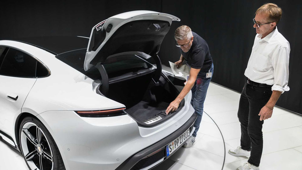 Porsche Taycan: el Porsche de los récords 8 Motor16 2022 porsche taycan production milestone 2 Motor16