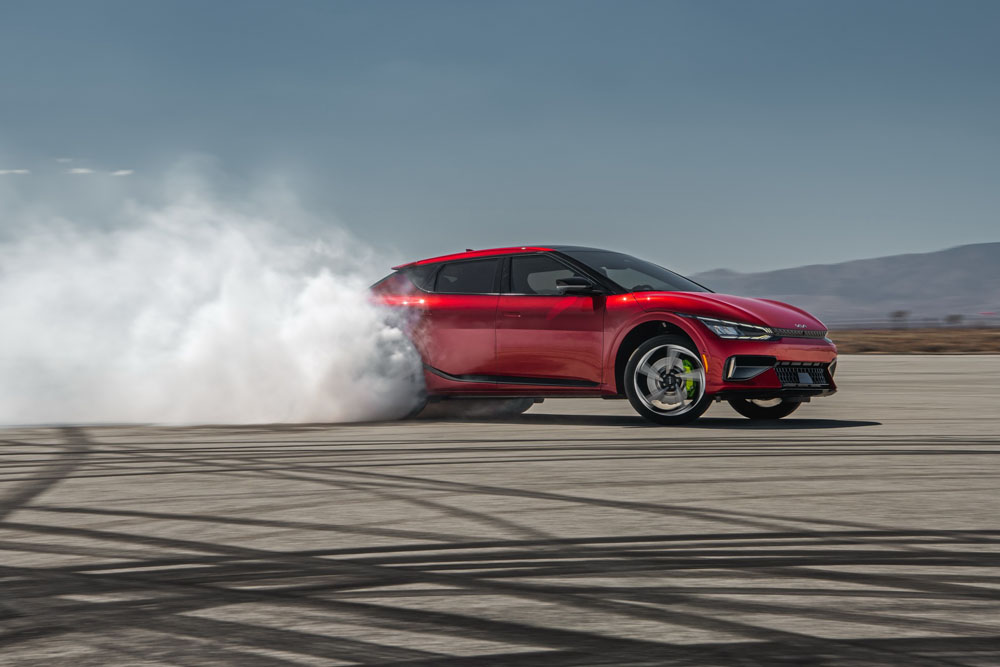 El Kia EV6 es un SUV eléctrico que ofrece movilidad sin compromisos 2 Motor16 Anuncio USA Kia EV6 GT