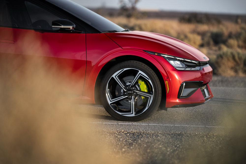 Kia EV6 GT: saca su lado salvaje en su último anuncio 4 Motor16 2023 Kia EV6 GT 5 Motor16