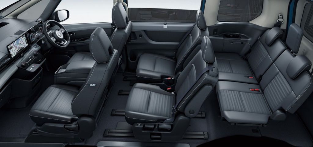 2023 Nissan Serena. Imagen interior.