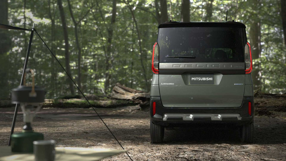 Mitsubishi Delica Mini. Imagen trasera.