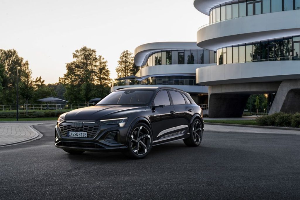 AUDI SQ8 E TRON 18 Motor16