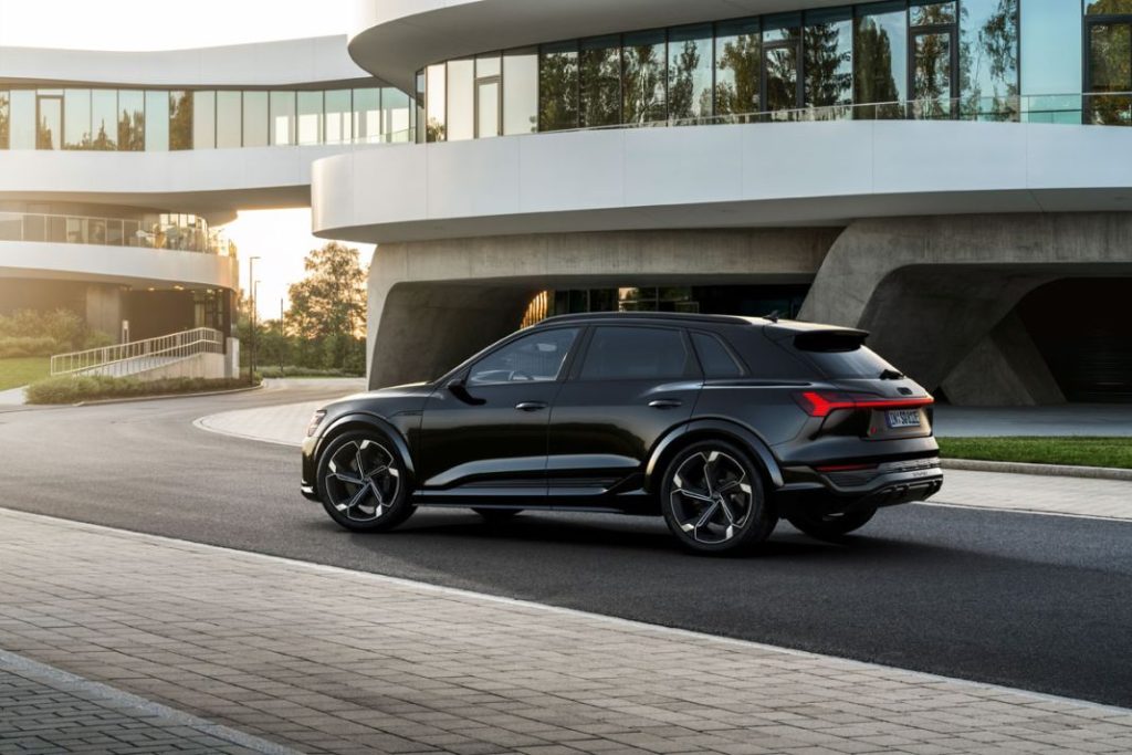 AUDI SQ8 E TRON 20 Motor16