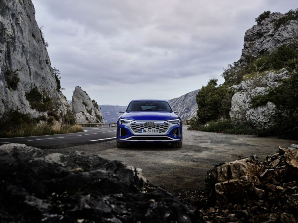 AUDI SQ8ETRON SPORTBACK 12 Motor16