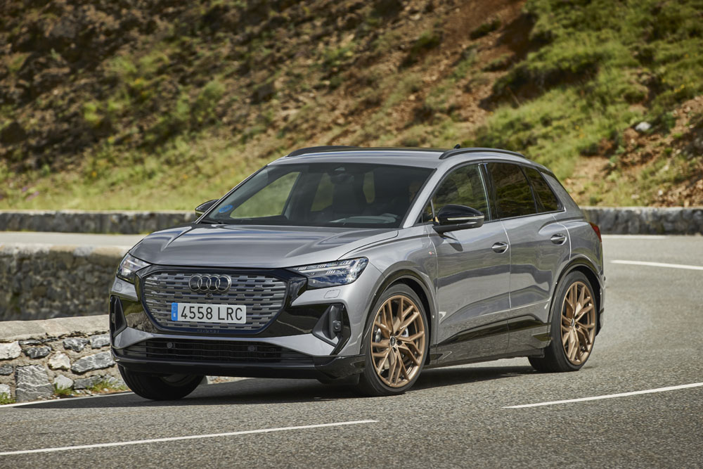 Los coches en los que viajarán Pedro Almodóvar, Luis Tosar o Carmen Machi 1 Motor16 Los modelos e-tron de Audi serán protagonistas de la gala, en la que se premiará a Almodóvar.