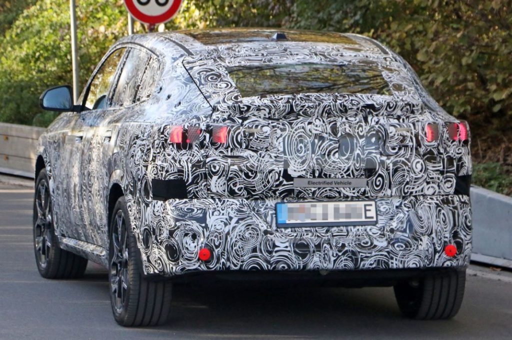 BMW iX2, las primeras fotos del nuevo eléctrico alemán 21 Motor16 BMW iX2 18 Motor16