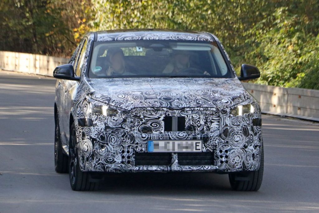 BMW iX2, las primeras fotos del nuevo eléctrico alemán 6 Motor16 BMW iX2 3 Motor16