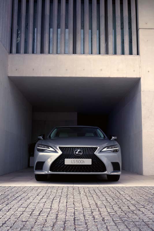 El Lexus LS, ahora todavía más listo 10 Motor16 Lexus LS 2023 8 Motor16