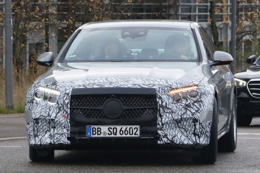 El Mercedes Clase E ya lo enseña casi todo 19 Motor16 MERCEDES CLASE E 17 copia Motor16