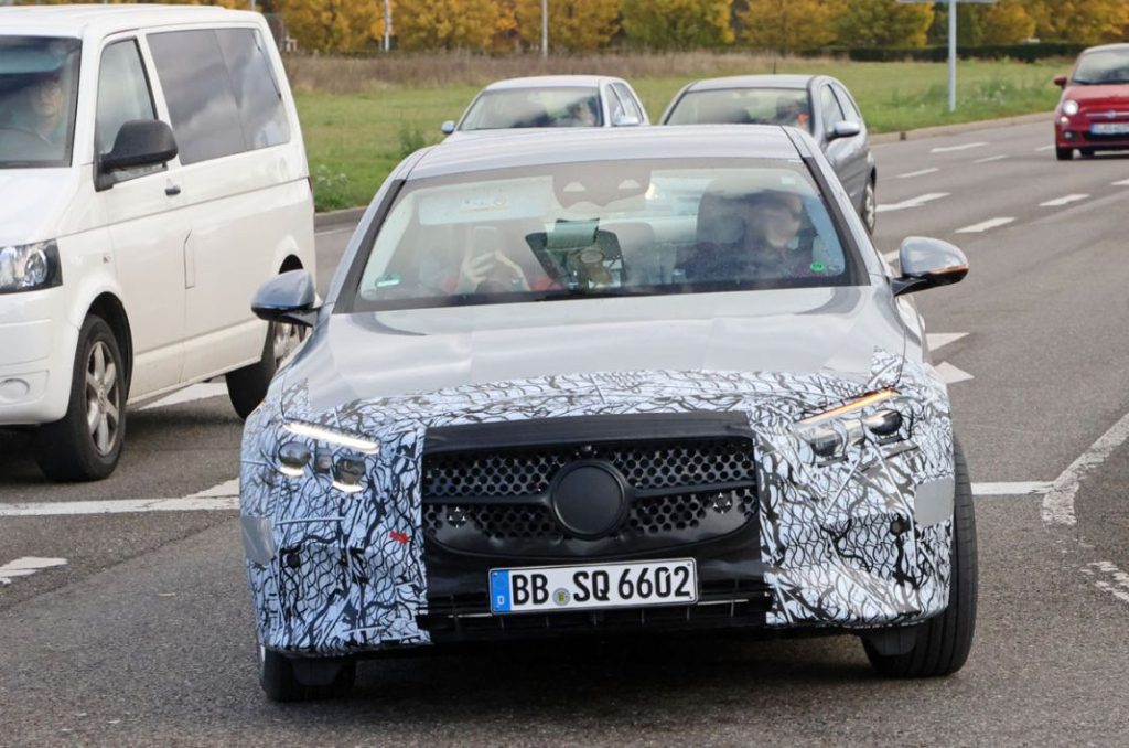 El Mercedes Clase E ya lo enseña casi todo 4 Motor16 MERCEDES CLASE E 2 copia Motor16