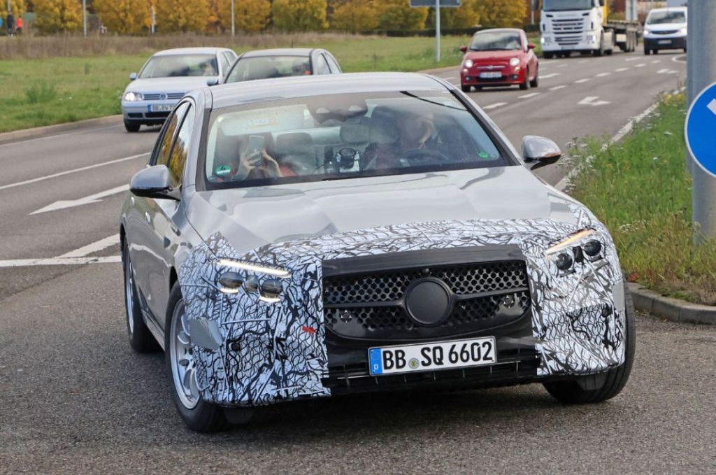 El Mercedes Clase E ya lo enseña casi todo 5 Motor16 MERCEDES CLASE E 3 copia Motor16