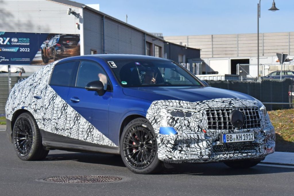 El Mercedes GLC Coupé más radical ya está en la carretera 17 Motor16 Mercedes AMG GLC63 Coupe 15 Motor16
