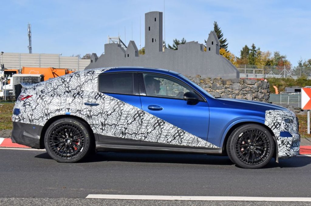 El Mercedes GLC Coupé más radical ya está en la carretera 18 Motor16 Mercedes AMG GLC63 Coupe 16 Motor16