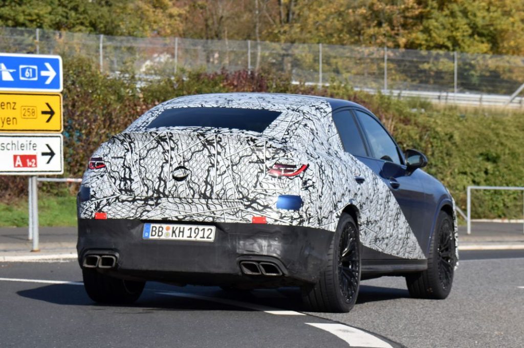 El Mercedes GLC Coupé más radical ya está en la carretera 21 Motor16 Mercedes AMG GLC63 Coupe 19 Motor16
