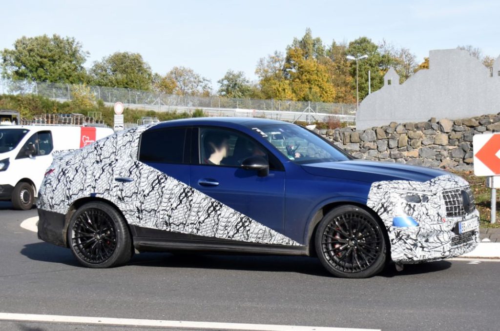 El Mercedes GLC Coupé más radical ya está en la carretera 8 Motor16 Mercedes AMG GLC63 Coupe 6 Motor16