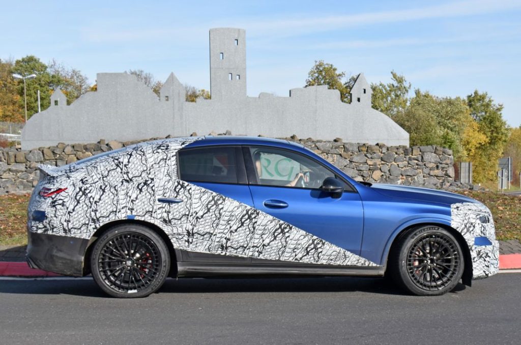 El Mercedes GLC Coupé más radical ya está en la carretera 10 Motor16 Mercedes AMG GLC63 Coupe 8 Motor16