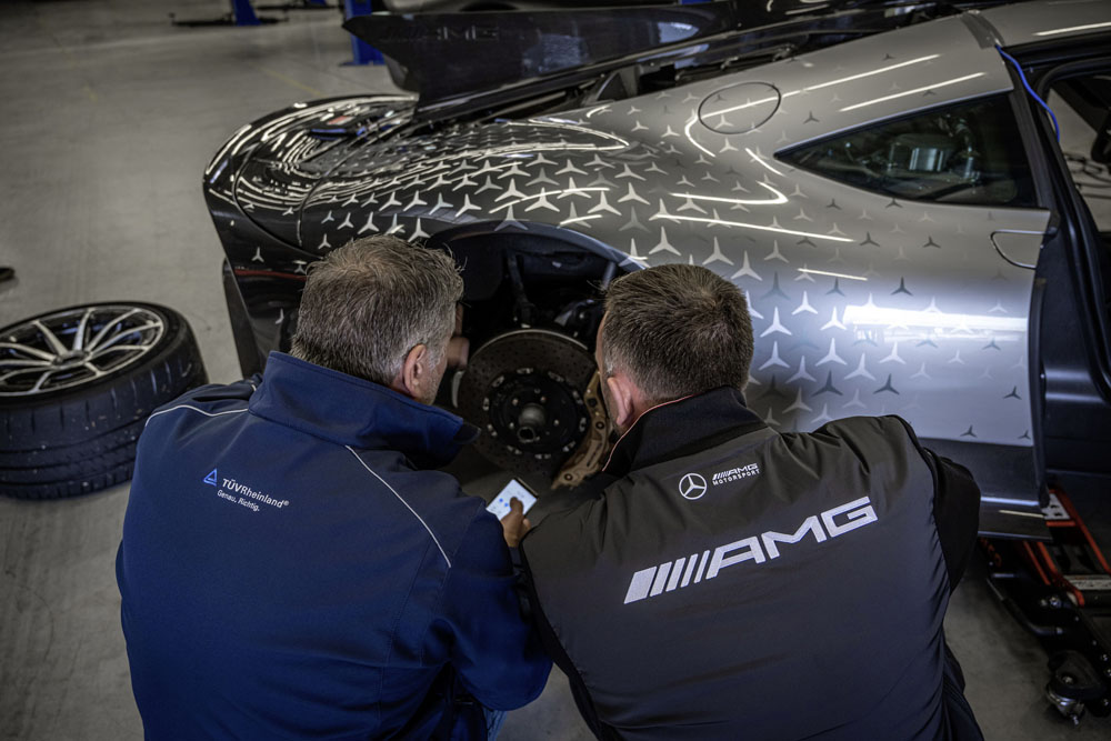 Mercedes-AMG-One-at-the-Nurburgring-8.jpg