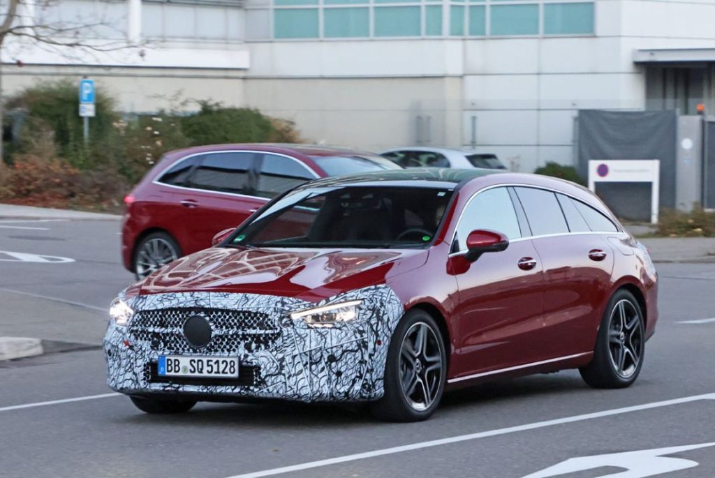 Llegan los cambios al Mercedes CLA 14 Motor16 Mercedes CLA Shooting Brake fl 12 Motor16