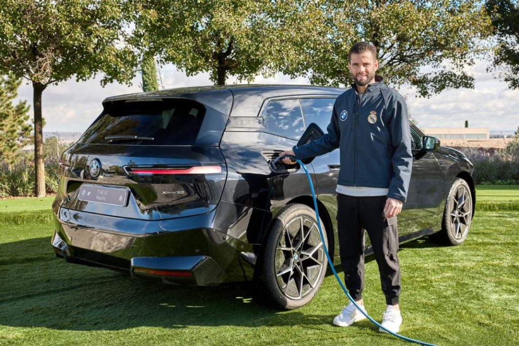 Los nuevos coches del Real Madrid: todos BMW 100% eléctricos 15 Motor16 NachoBMW Real Madrid Motor16