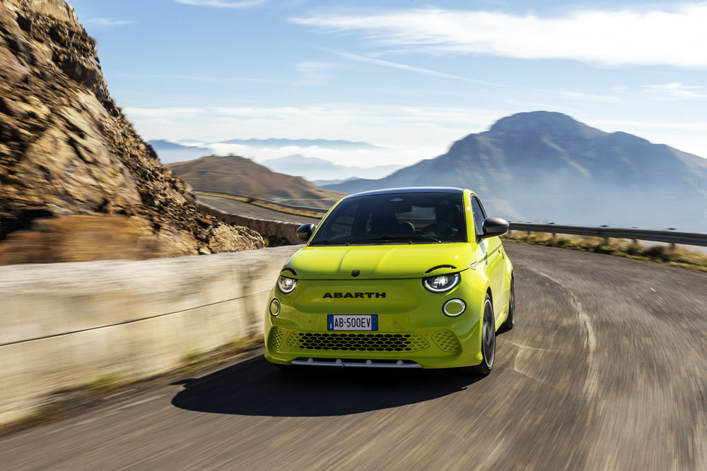 New Abarth 500e 13 Motor16
