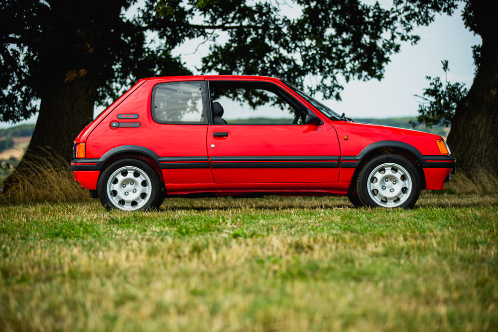 Peugeot 205 GTI M16 1 1 Motor16