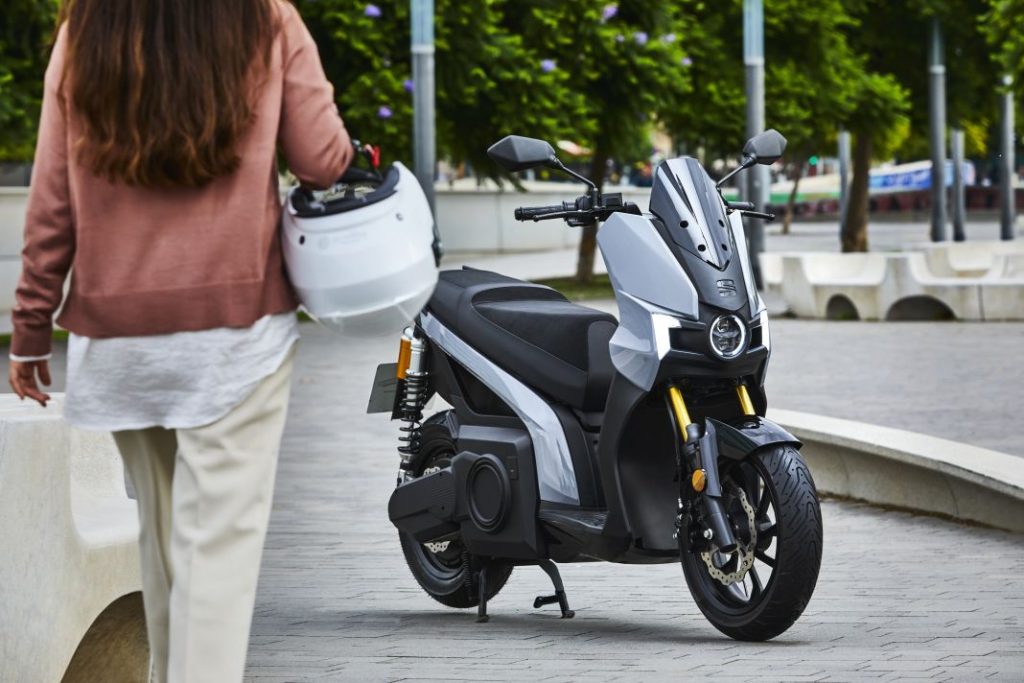 A falta de coches, buenos son scooter: el Seat Mó 50 eléctrico entra en producción en días 2 Motor16 scooter