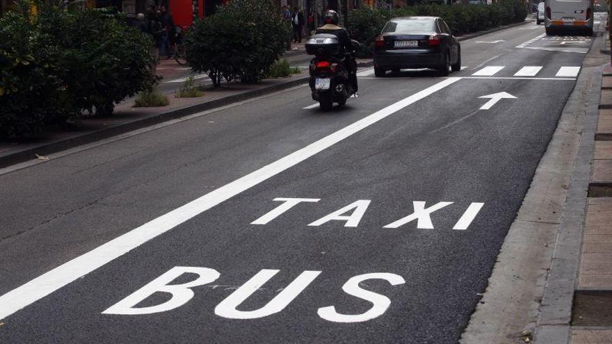 ¿Pueden las motos circular por el carril bus? 11 Motor16 bus