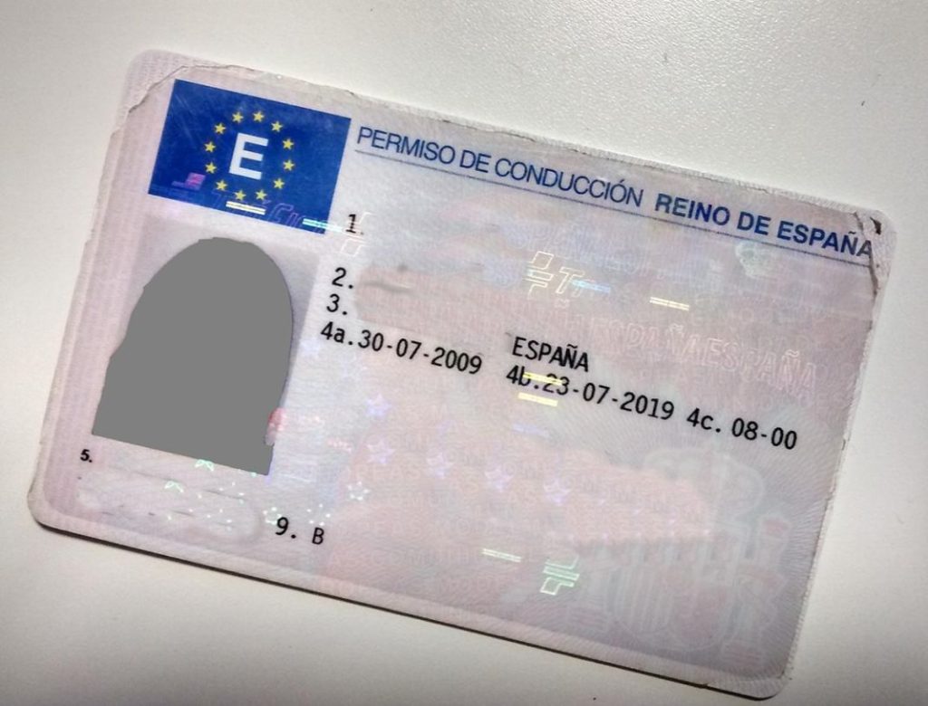 Esto es lo que te pasa si se te olvida renovar el carnet de conducir 185 Motor16 caducado