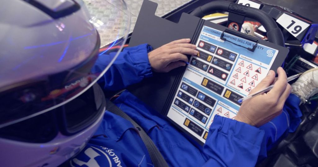 Carlos Sainz te enseña a conducir bien ¿Te apuntas? 10 Motor16 carlos sainz curso seguridad vial10 1 Motor16