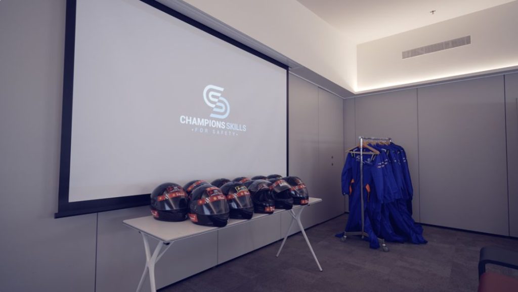 Carlos Sainz te enseña a conducir bien ¿Te apuntas? 5 Motor16 carlos sainz curso seguridad vial4 Motor16