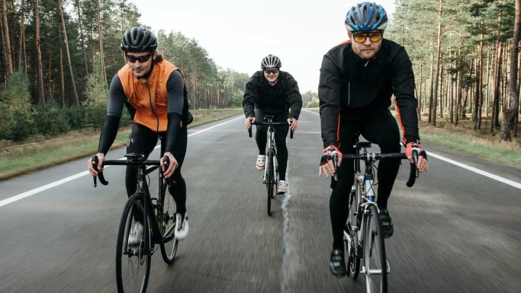 La nueva multa de la DGT que afecta a los ciclistas 35 Motor16 separación