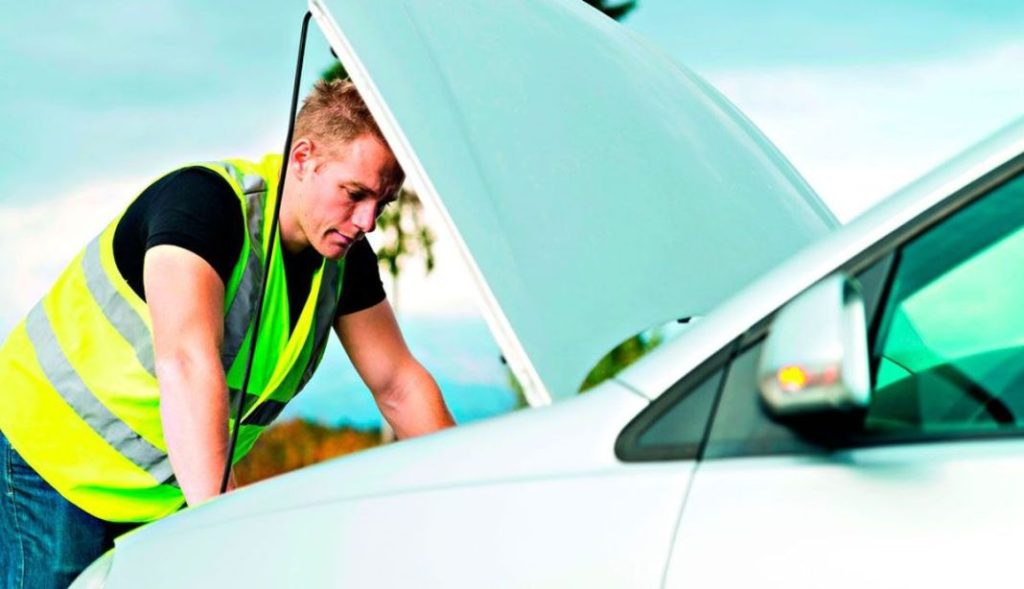Estos son los ruidos que avisan de una avería en tu coche 294 Motor16 taller