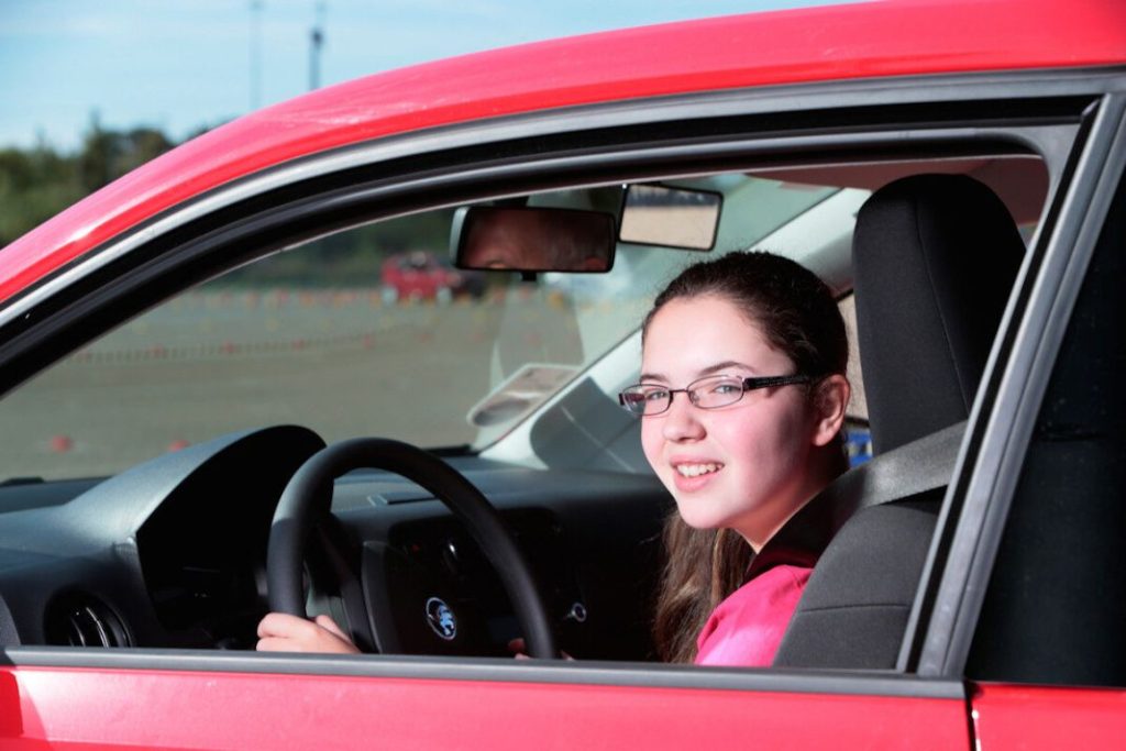 El motivo por el que es aconsejable sacarse el carnet de conducir a final de año 71 Motor16 coche