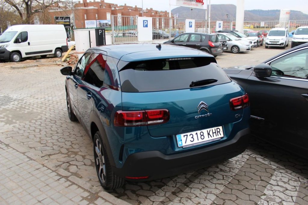 Este es el motivo por el que las ventanas traseras no bajan del todo 290 Motor16 coche