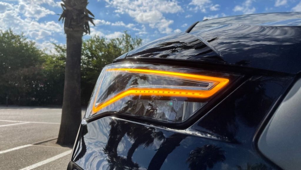 La multa de la DGT por usar mal los cuatro intermitentes 136 Motor16 luces