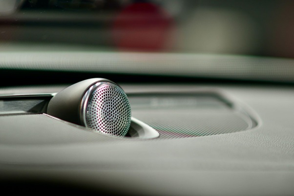 ¿Qué debo saber antes de comprar mis parlantes de auto? 1 Motor16 parlante automovil Motor16