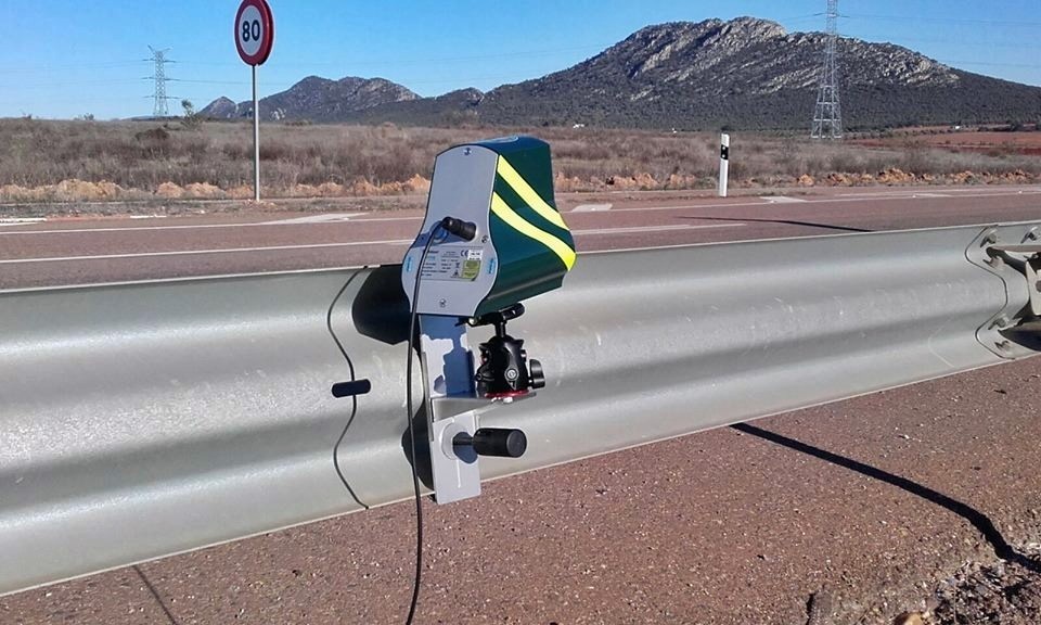 Por si no lo sabías, la DGT ha modificado los márgenes de velocidad a los que salta un radar 5 Motor16 radar 1 Motor16