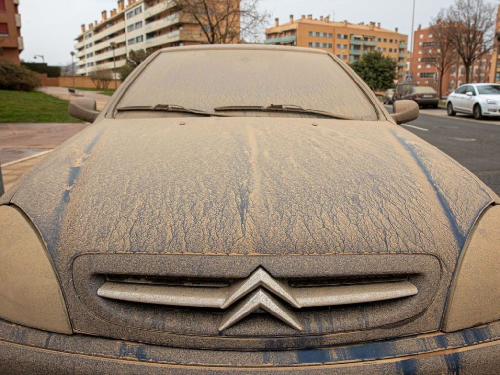 La multa de la DGT por tener sucia la matrícula de tu coche 90 Motor16 suciedad