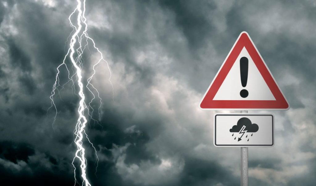 Así debes reclamar a tu seguro los daños que las borrascas Aline o Bernard han causado a tu coche 13 Motor16 tormenta